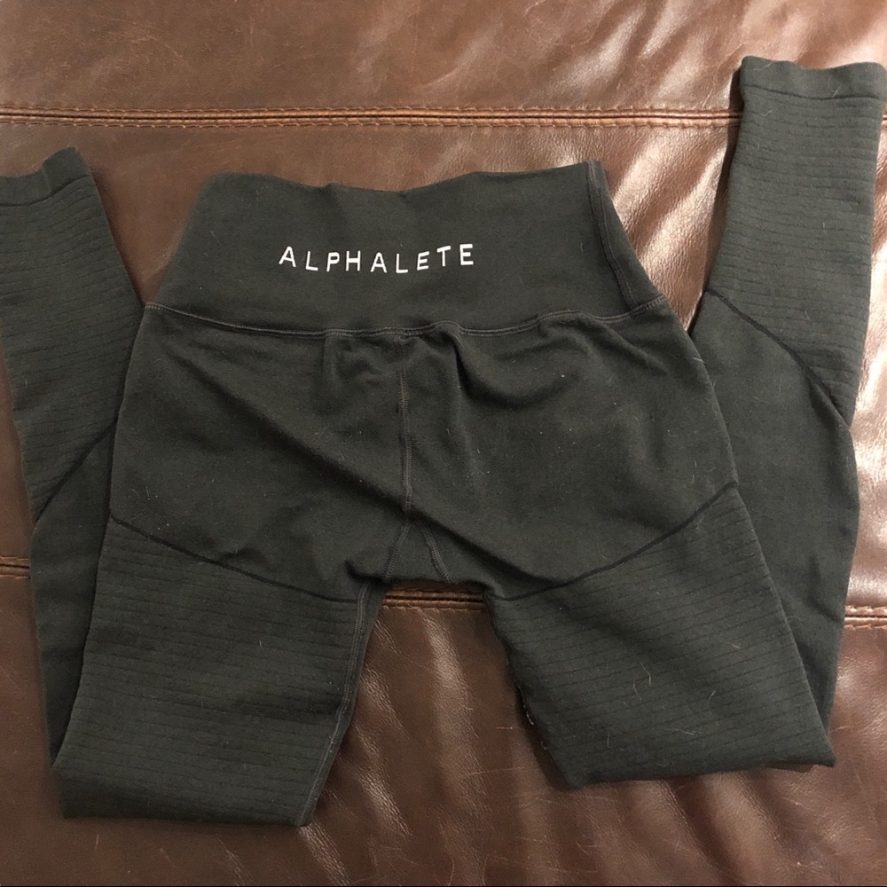 Alphalete revival black medium